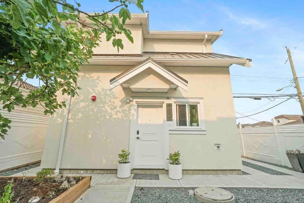 Entire New Cozy And Modern 2-Storey House Vancouver Kültér fotó