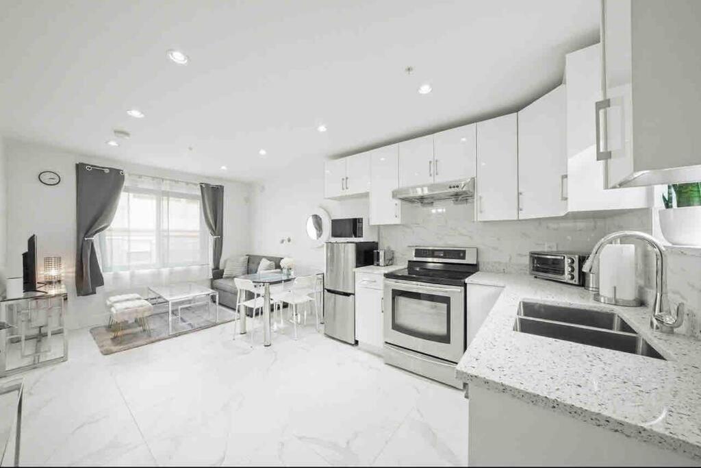 Entire New Cozy And Modern 2-Storey House Vancouver Kültér fotó