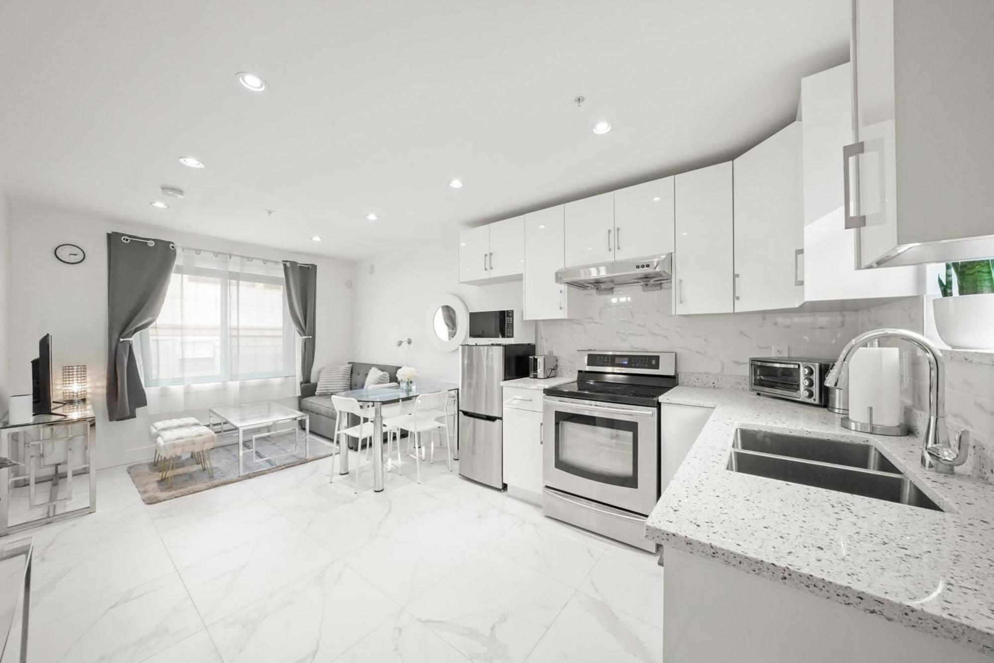 Entire New Cozy And Modern 2-Storey House Vancouver Kültér fotó